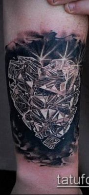 тату бриллиант №710 — уникальный вариант рисунка, который хорошо можно использовать для переделки и нанесения как тату бриллиант на запястье