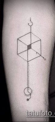 тату геометрические №320 — интересный вариант рисунка, который легко можно использовать для переработки и нанесения как тату геометрические