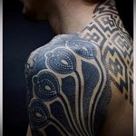 тату для мужчин №601 - прикольный вариант рисунка, который успешно можно использовать для преобразования и нанесения как тату на спину для мужчин