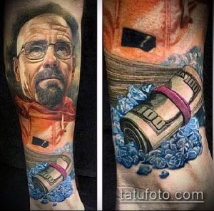 Фото тату, изображающего Уолтера Уайта из сериала Breaking Bad и свёртки денег. Детализированный цветной рисунок на руке.