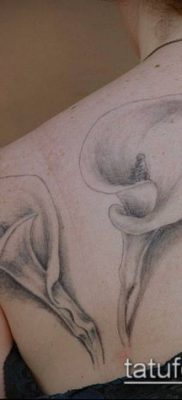 тату каллы №575 — прикольный вариант рисунка, который легко можно использовать для переделки и нанесения как Tattoo calla
