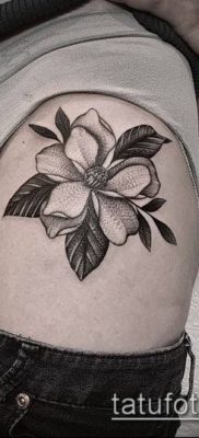 тату магнолия №323 — уникальный вариант рисунка, который удачно можно использовать для преобразования и нанесения как Magnolia tattoo