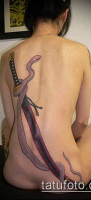 тату меч и змея №920 — эксклюзивный вариант рисунка, который хорошо можно использовать для переделки и нанесения как тату меч и змея на плече