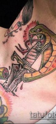 тату меч и змея №45 — эксклюзивный вариант рисунка, который успешно можно использовать для доработки и нанесения как тату меч и змея на ноге