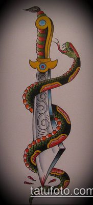 тату меч и змея №924 — прикольный вариант рисунка, который легко можно использовать для доработки и нанесения как тату меч и змея на ноге