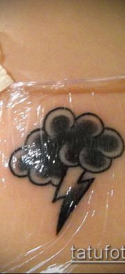 тату облака №172 — классный вариант рисунка, который удачно можно использовать для переделки и нанесения как Tattoo Clouds