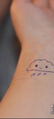 тату облака №544 — классный вариант рисунка, который успешно можно использовать для переделки и нанесения как тату облака на плече