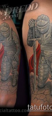 тату рыцарь №750 — достойный вариант рисунка, который хорошо можно использовать для преобразования и нанесения как тату рыцарь на руке