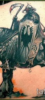 тату рыцарь №423 — классный вариант рисунка, который хорошо можно использовать для переработки и нанесения как тату рыцарь вампир