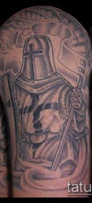 тату рыцарь №908 — достойный вариант рисунка, который удачно можно использовать для доработки и нанесения как тату рыцарь плечё