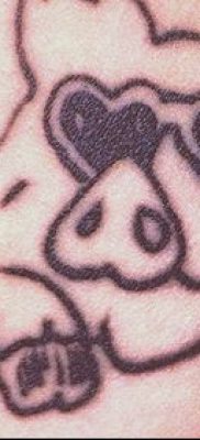 тату свинья №372 — крутой вариант рисунка, который хорошо можно использовать для доработки и нанесения как Pig tattoo