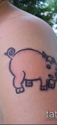 тату свинья №823 — классный вариант рисунка, который успешно можно использовать для переделки и нанесения как Pig tattoo