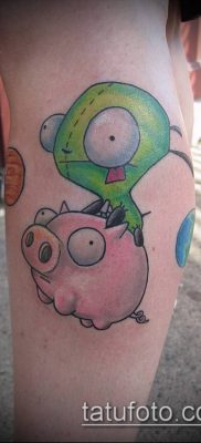 тату свинья №422 — интересный вариант рисунка, который успешно можно использовать для преобразования и нанесения как Pig tattoo