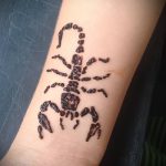 Фото скорпион хной (Tattoo Scorpion henn) (значение) - пример рисунка - 025 tatufoto.com