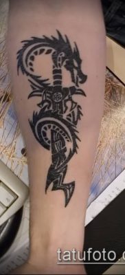 Фото тату дракон и меч (tattoo) (значение) — пример рисунка — 017 tatufoto.com