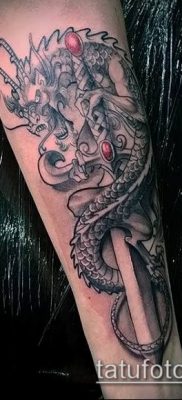 Фото тату дракон и меч (tattoo) (значение) — пример рисунка — 020 tatufoto.com