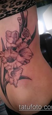 Фото тату гладиолус — пример рисунка — 30052017 — пример — 055 Tattoo gladiolus