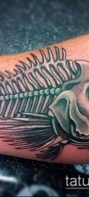 Фото тату скелет рыбы — пример рисунка — 30052017 — пример — 017 Fish skeleton tattoo