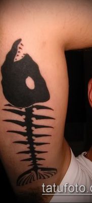 Фото тату скелет рыбы — пример рисунка — 30052017 — пример — 019 Fish skeleton tattoo