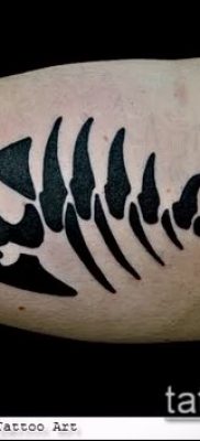 Фото тату скелет рыбы — пример рисунка — 30052017 — пример — 021 Fish skeleton tattoo