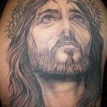 Фото тату Иисуса Христа №888 - достойный вариант рисунка, который успешно можно использовать для доработки и нанесения как тату иисуса христа на груди