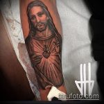 Фото тату Иисуса Христа №767 - классный вариант рисунка, который легко можно использовать для переделки и нанесения как тату иисуса христа на плече