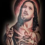 Фото тату Иисуса Христа №367 - интересный вариант рисунка, который успешно можно использовать для преобразования и нанесения как тату иисуса христа и дьявола