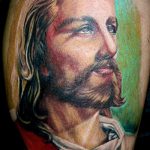 Фото тату Иисуса Христа №53 - крутой вариант рисунка, который удачно можно использовать для доработки и нанесения как тату иисуса христа на плече