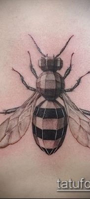 Фото тату оса насекомое — мехенди — 12062017 — пример — 021 Tatu wasp insect
