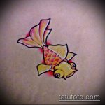 Эскиз тату золотая рыбка №404 - интересный вариант рисунка, который успешно можно использовать для переделки и нанесения как тату золотая рыбка акварель