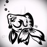 Эскиз тату золотая рыбка №366 - крутой вариант рисунка, который легко можно использовать для переработки и нанесения как тату золотая рыбка акварель