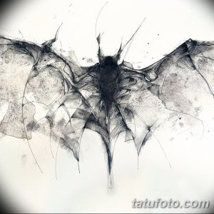 Черно-белый эскиз татуировки с изображением абстрактной летучей мыши. Размытые линии, текстуры, сюрреалистичный стиль.