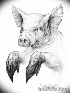 Черно-белый эскиз татуировки свиньи с когтями вместо копыт. Реалистичное изображение свиньи с выразительным взглядом и мрачной атмосферой.
