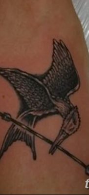 фото тату Сойка пересмешница от 25.09.2017 №035 — Tattoo Hunger Games — tatufoto.com