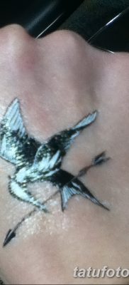 фото тату Сойка пересмешница от 25.09.2017 №063 — Tattoo Hunger Games — tatufoto.com