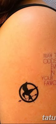 фото тату Сойка пересмешница от 25.09.2017 №070 — Tattoo Hunger Games — tatufoto.com