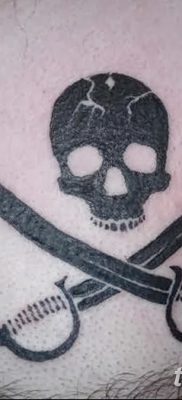 фото тату веселый Роджер от 22.09.2017 №014 — tattoo Jolly Roger — tatufoto.com