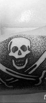 фото тату веселый Роджер от 22.09.2017 №032 — tattoo Jolly Roger — tatufoto.com