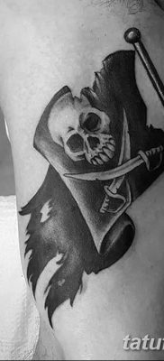 фото тату веселый Роджер от 22.09.2017 №034 — tattoo Jolly Roger — tatufoto.com