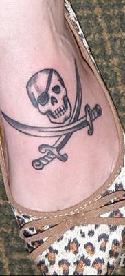 фото тату веселый Роджер от 22.09.2017 №085 — tattoo Jolly Roger — tatufoto.com