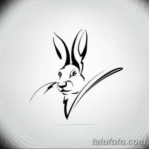 Черно-белый эскиз татуировки зайца, выполненный в минималистичном стиле с четкими линиями и геометрическими формами. Идеально для небольших тату.