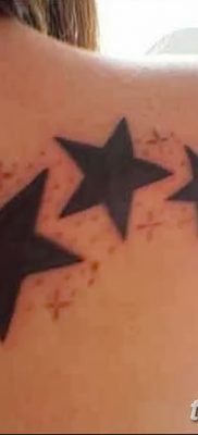 фото тату звезды на плечах от 19.09.2017 №038 — tattoo of a star on the shoul — tatufoto.com