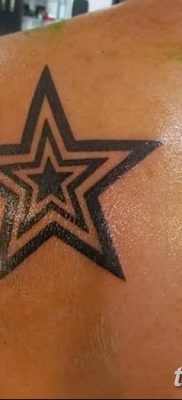 фото тату звезды на плечах от 19.09.2017 №052 — tattoo of a star on the shoul — tatufoto.com
