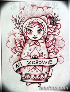 Эскиз тату: матрешка с ветками, цветами и надписью 'NA ZDROWIE' на ленте, выполненный в черно-красной гамме.