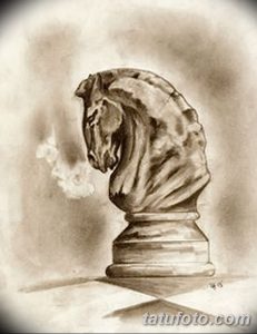 Эскиз татуировки шахматного коня, выполненный в сепии. Детализированный рисунок тату с эффектом старины.