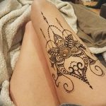 фото Мехенди на ляжке от 25.10.2017 №068 - Mehendi on thigh - tatufoto.com