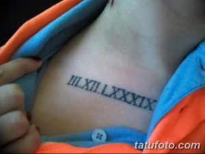Фото тату: римские цифры III.XVII.LXXXIX на лодыжке. Черно-белый рисунок татуировки, выполненный четким шрифтом.