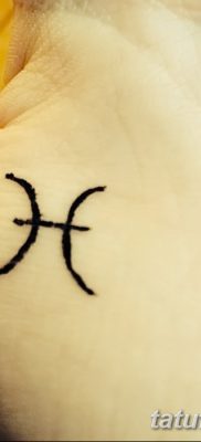фото тату знак зодиака Рыбы от 21.10.2017 №017 — tattoo sign of the zodiac Pisces
