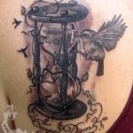 фото тату песочные часы от 21.10.2017 №004 - tattoo hourglass - tatufoto.com