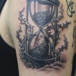 фото тату песочные часы от 21.10.2017 №011 - tattoo hourglass - tatufoto.com